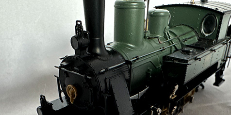 Modell einer historischen Dampflokomotive als Sammlerstück aus einem Nachlass
